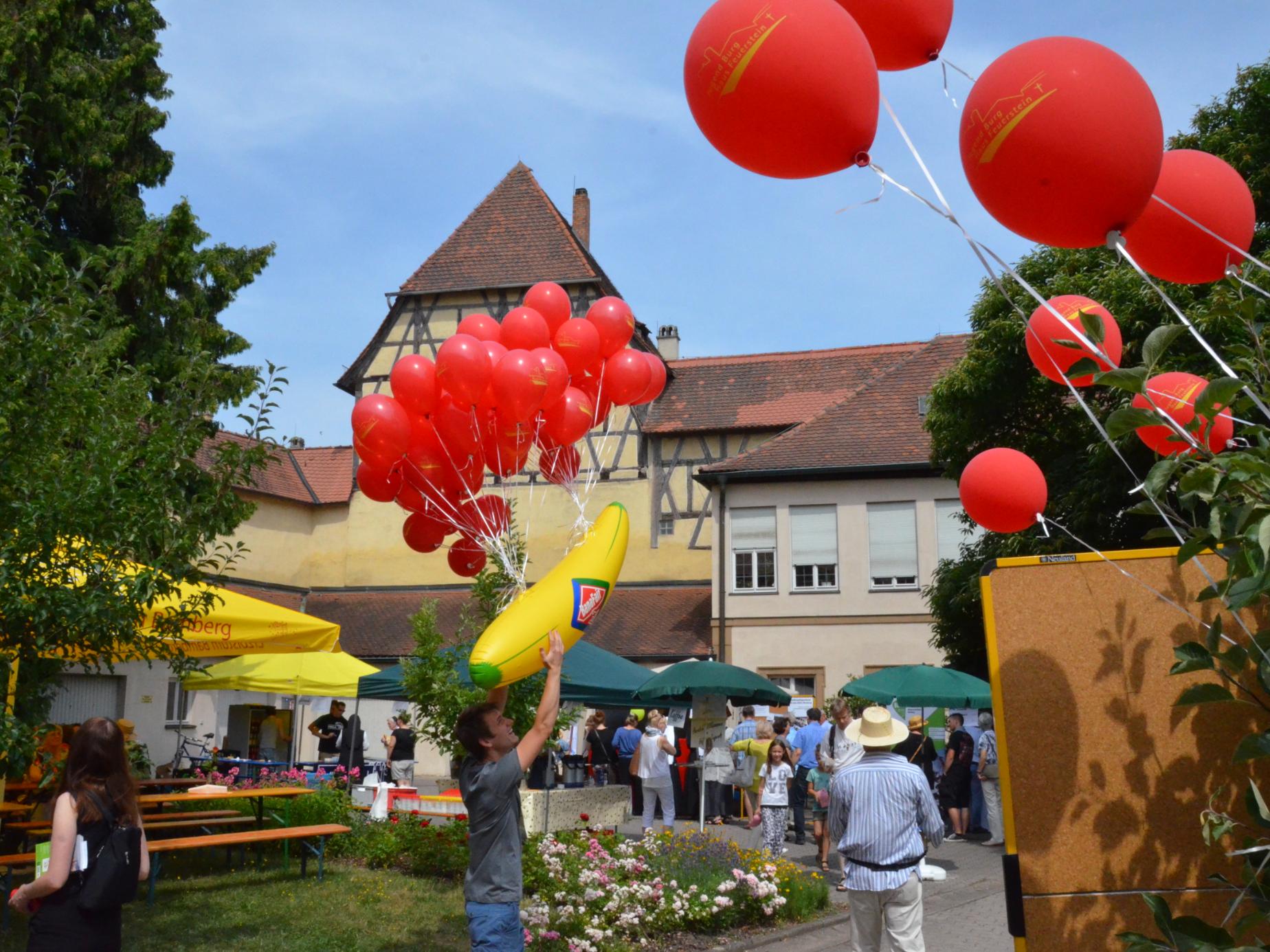 Im 'Hof der Jugend' beim Heinrichsfest