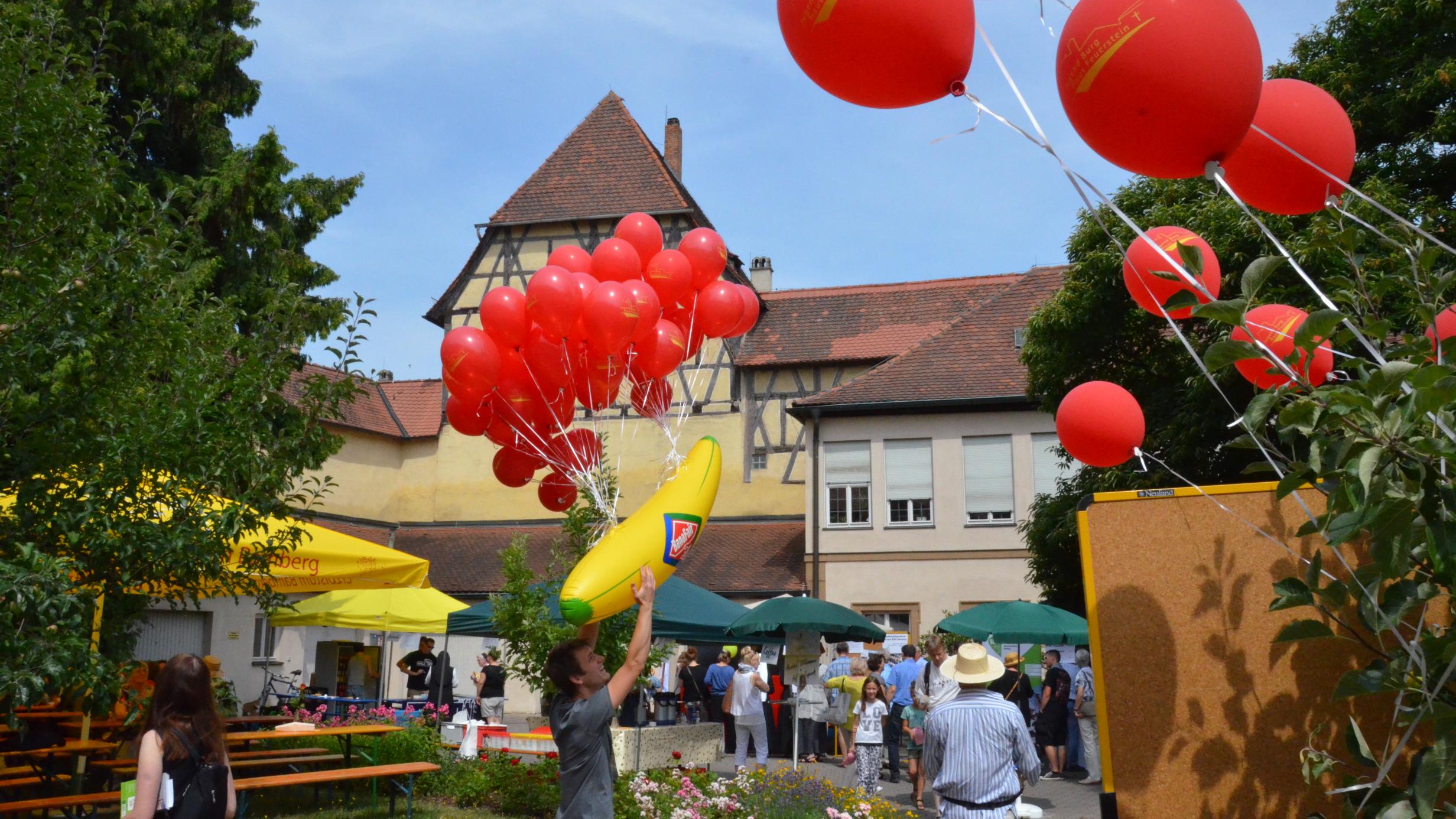 Im 'Hof der Jugend' beim Heinrichsfest