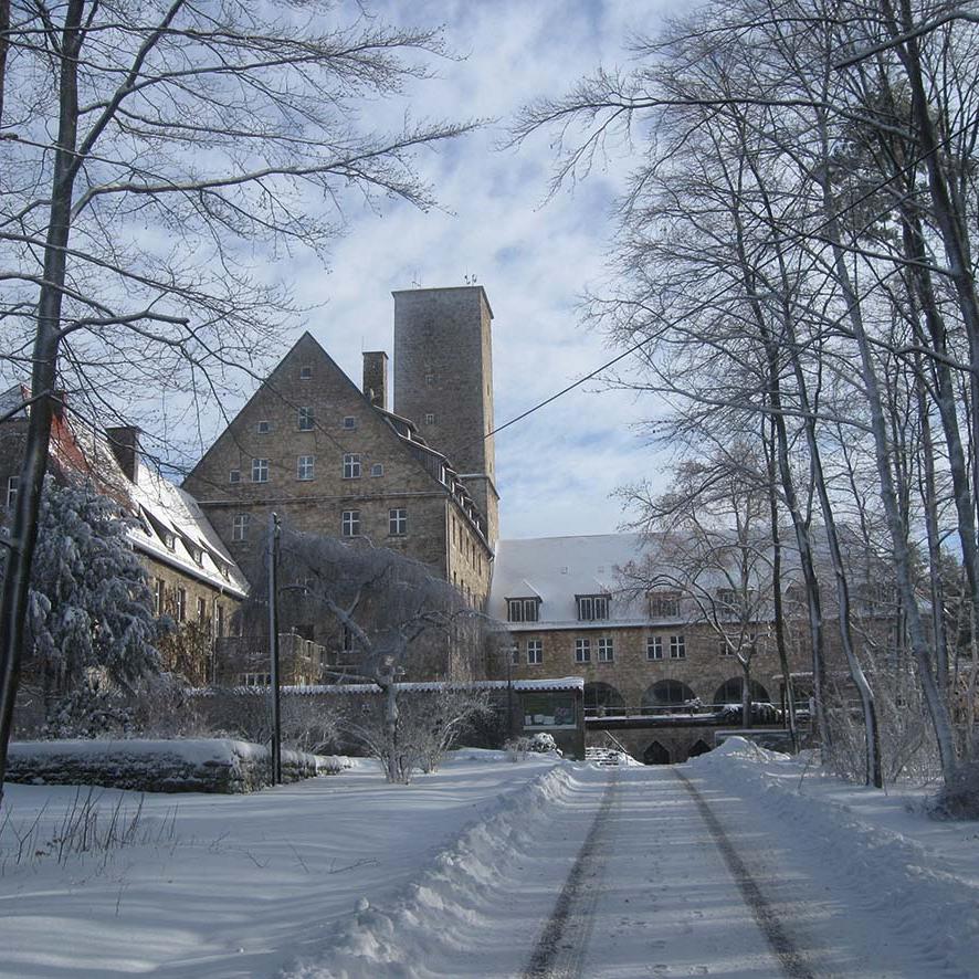 BURG--JUGENDHAUS--SCHNEE--WEIHNACHTEN--WINTER