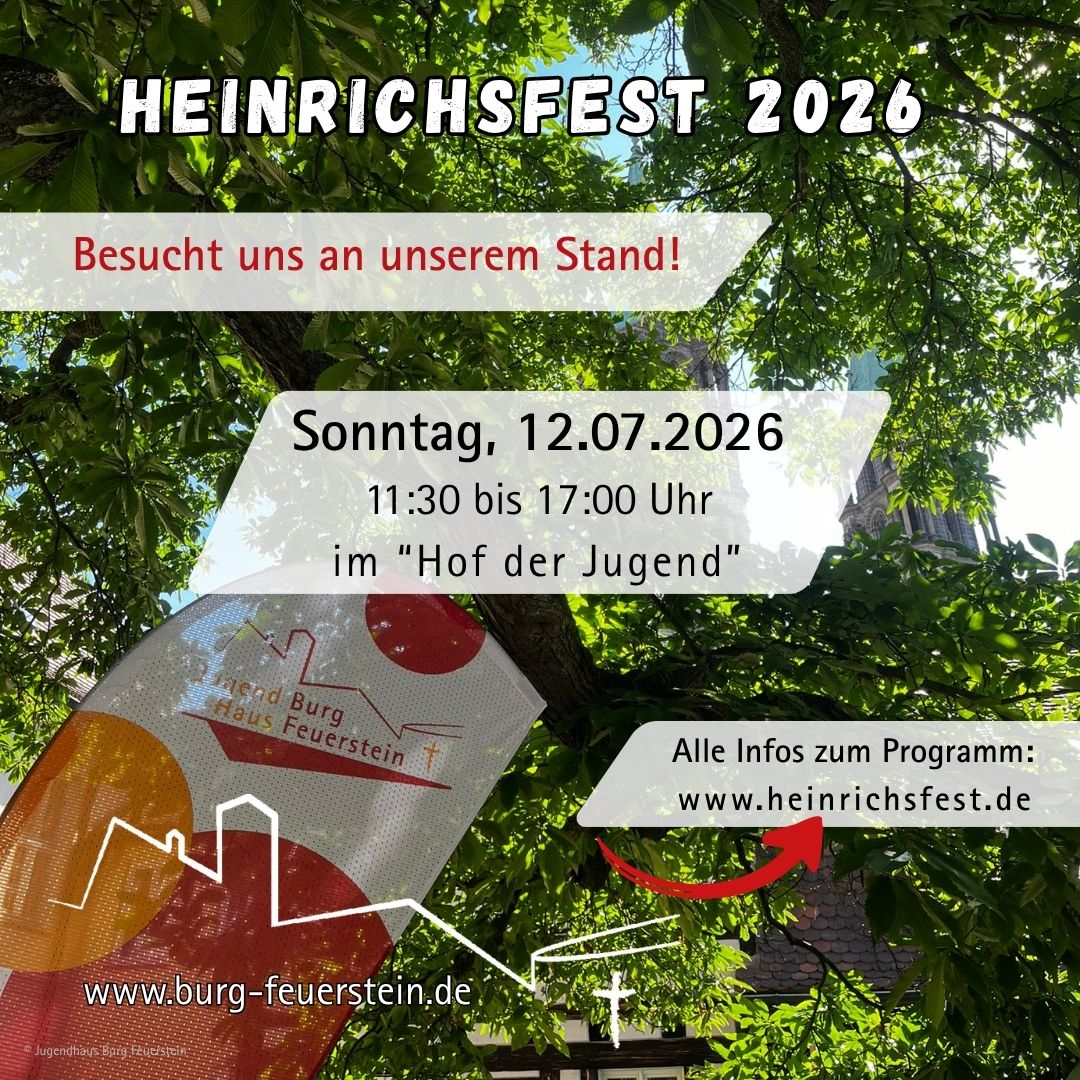 Bilder von der Burgfahne im Hof der Jugend beim Heinrichsfest