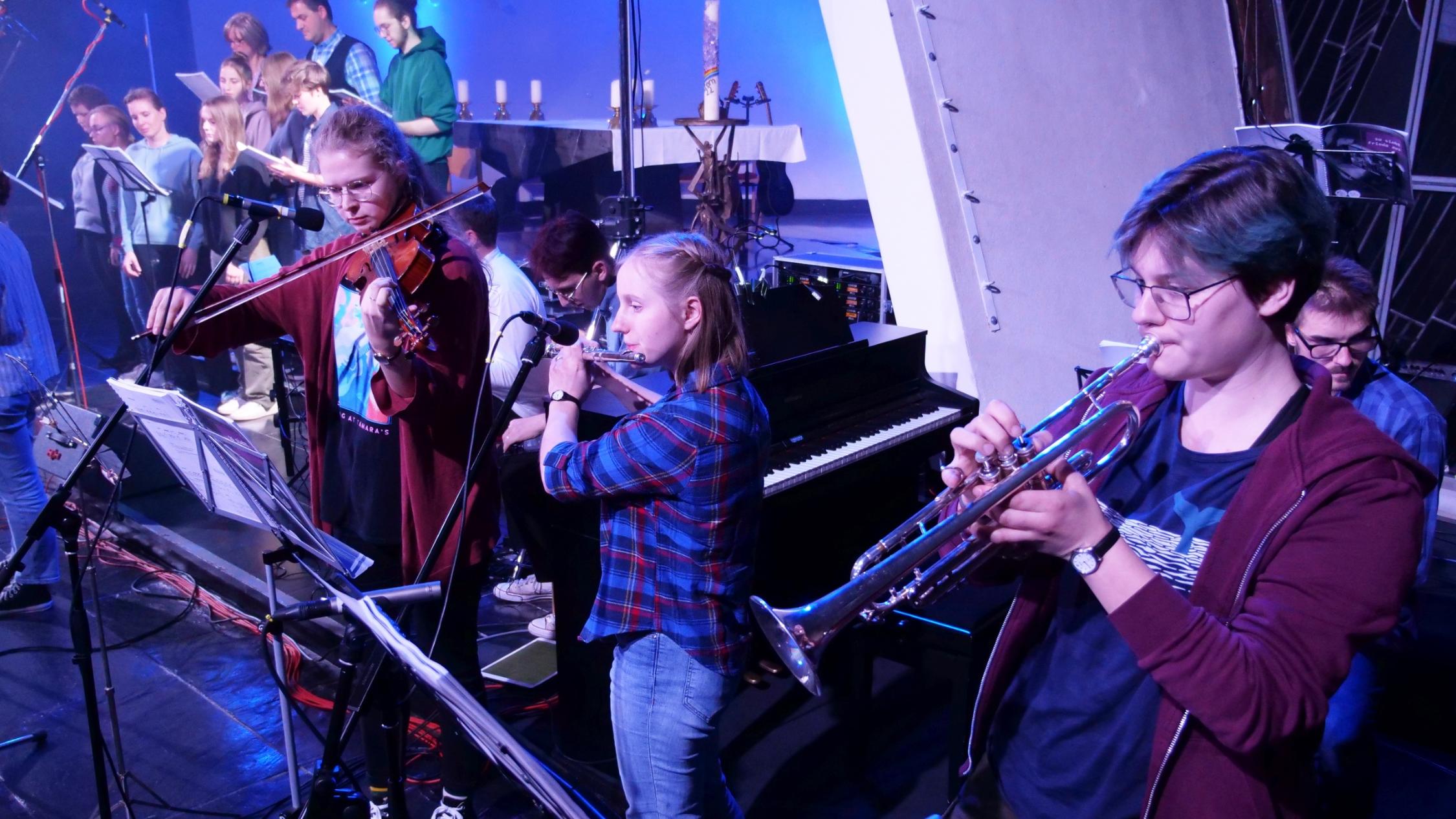 Band beim Spielen in der Oberkirche