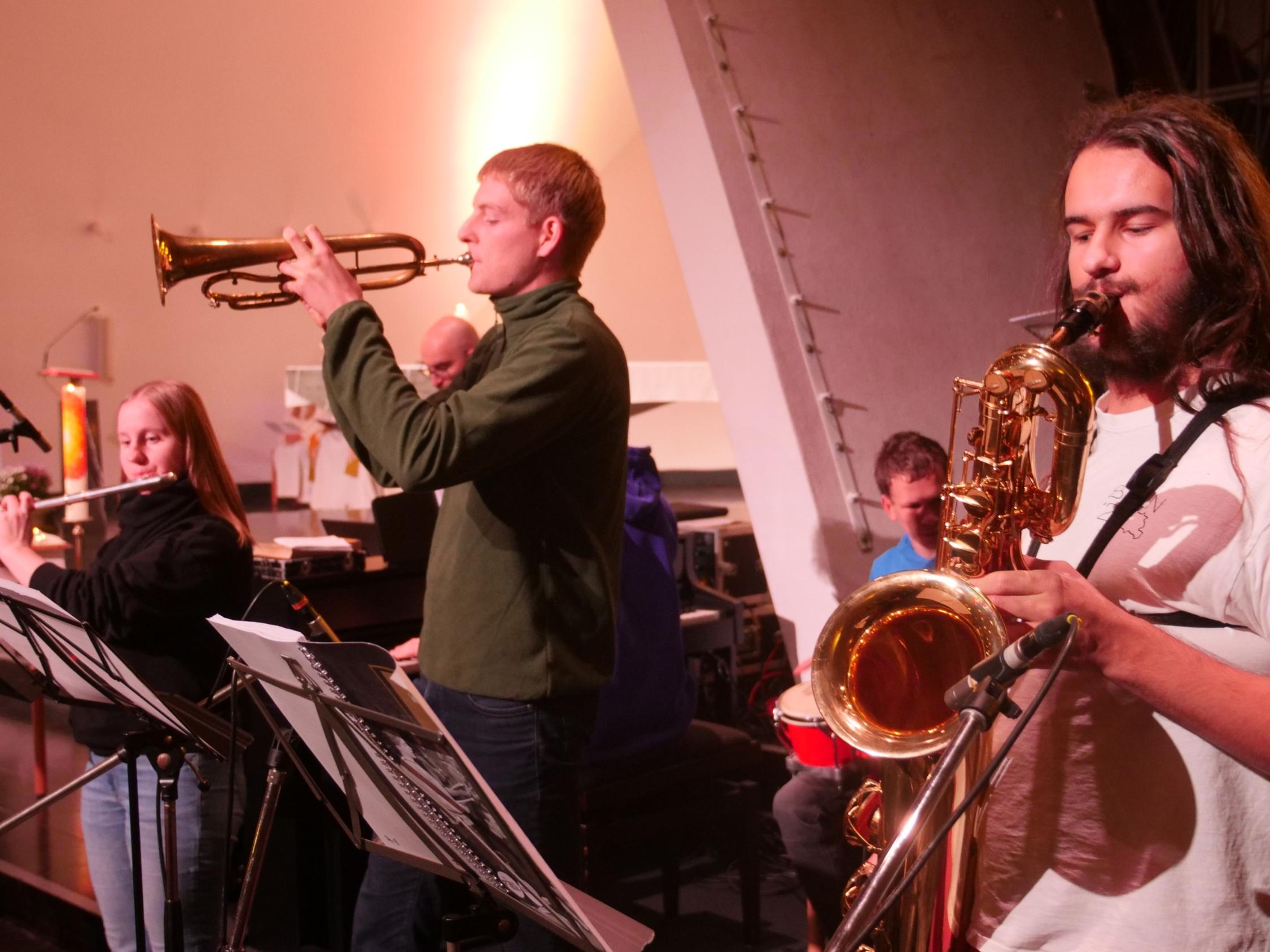Musiker beim Spielen in der Oberkirche der Burg Feuerstein