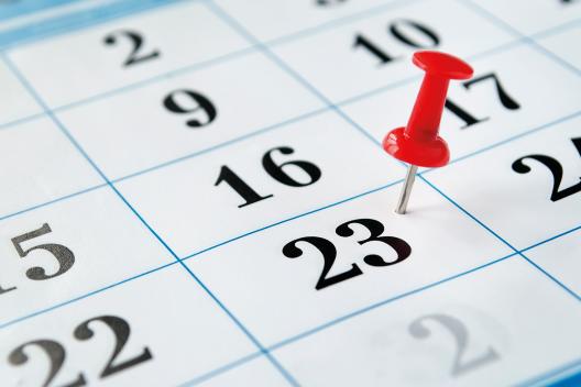 Kalenderblatt mit Pinnadel