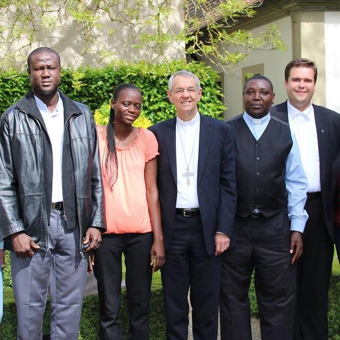 ABBÉ--BESUCH--ERZBISCHOF--JUGENDHAUS--SENEGAL